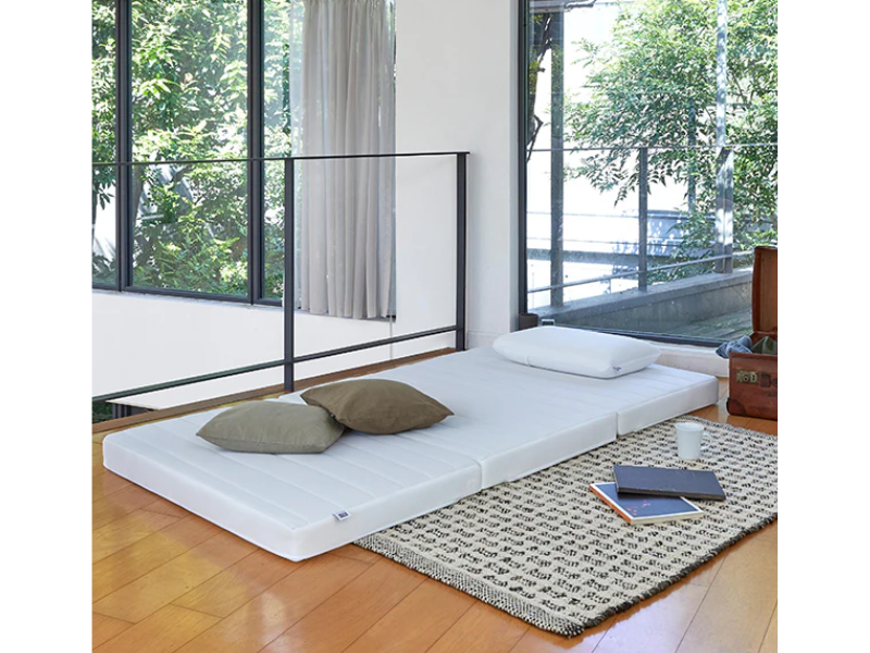 エアウィーヴの三つ折りマットレス　
スマートZ01